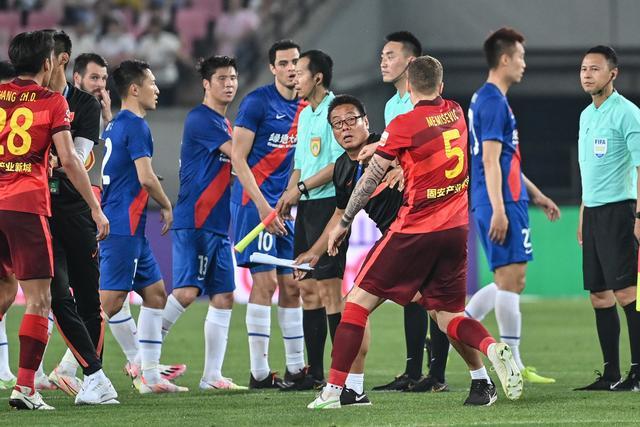 隆戈：本纳塞尔正和加拉法谈转会 为省下其年薪米兰或不要转会费